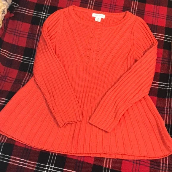 EUC. SKYES THE LIMIT SWEATER. MEDIUM - Picture 1 of 6